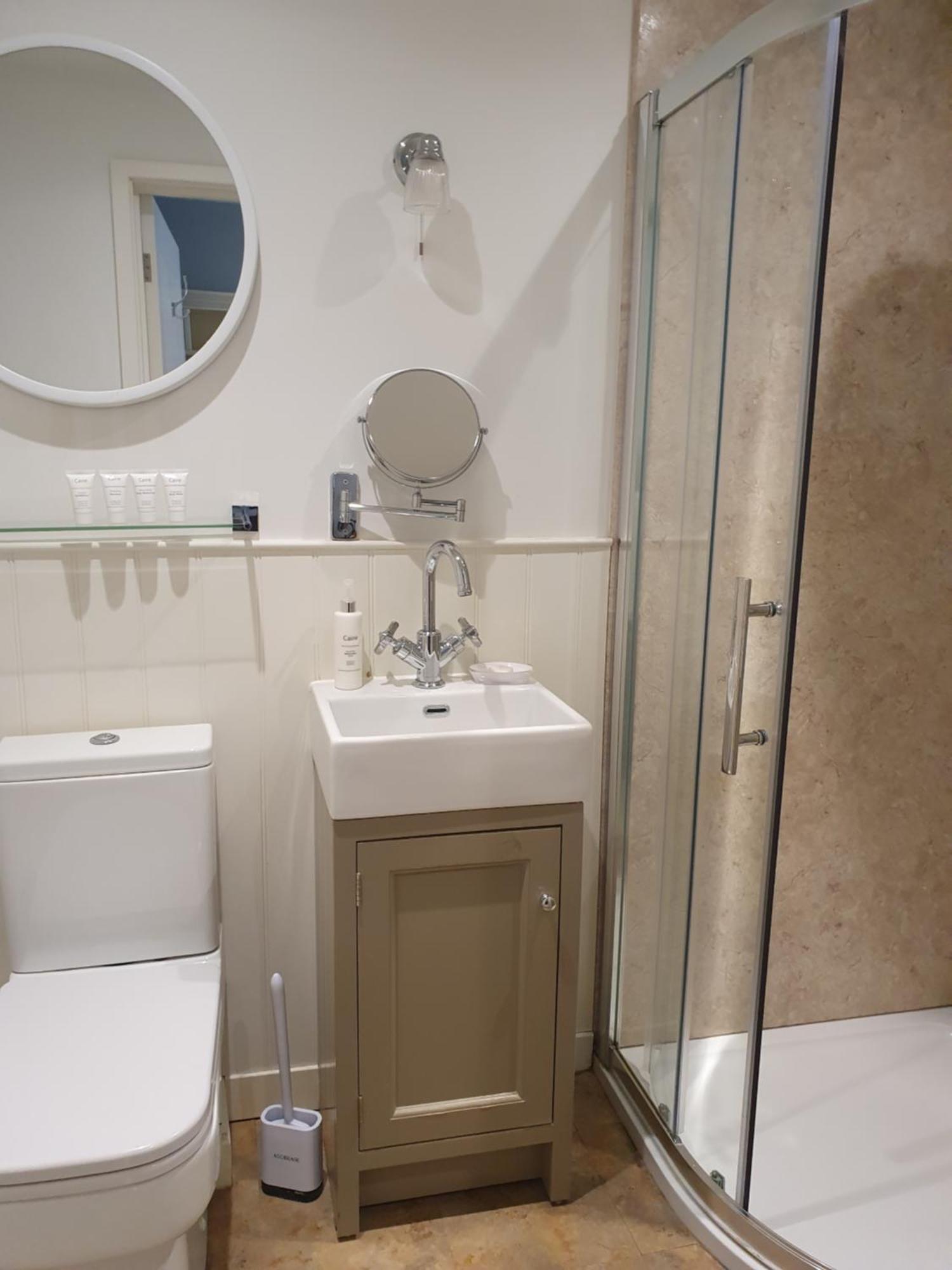 Отель The Kings Head Whiteparish Экстерьер фото